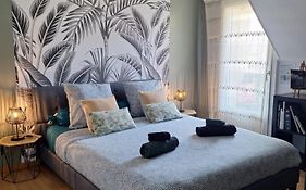 Chambre climatisée au cœur de brive avec téléviseur connecté wifi Netflix